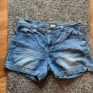 Levi’s 515 short jean shorts
